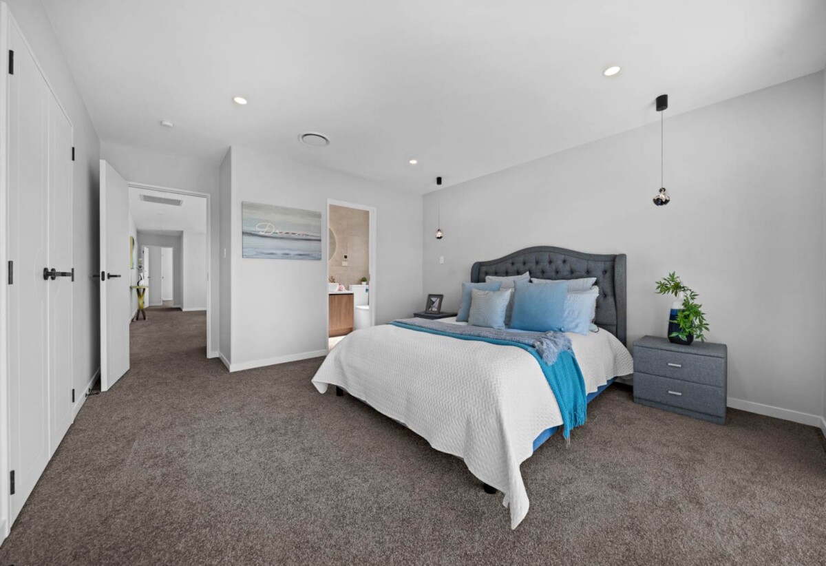Brandnew 6 beds 5.5 baths house with 2 beds granny and garage on 396m2 section, 4 ensuites, 2 kitchens, close to schools, shops, motorway access, 6 Ivy Lane, Karaka, Auckland