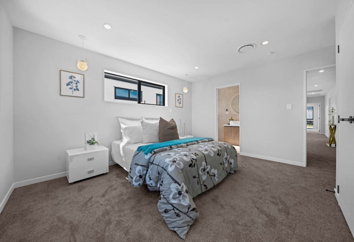 Brandnew 6 beds 5.5 baths house with 2 beds granny and garage on 396m2 section, 4 ensuites, 2 kitchens, close to schools, shops, motorway access, 6 Ivy Lane, Karaka, Auckland