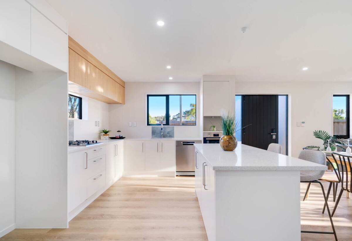190m2 Brandnew standalone 5 beds 3.5 baths home with garage, 2 ensuites, 1 ensuite ground floor, close to schools, shopping centre, motorway access, Zoned for Kedgley Intermediate, Papatoetoe West School, and Aorere College, Lot 4/34 Ashlynne Avenue, Papatoetoe, Auckland