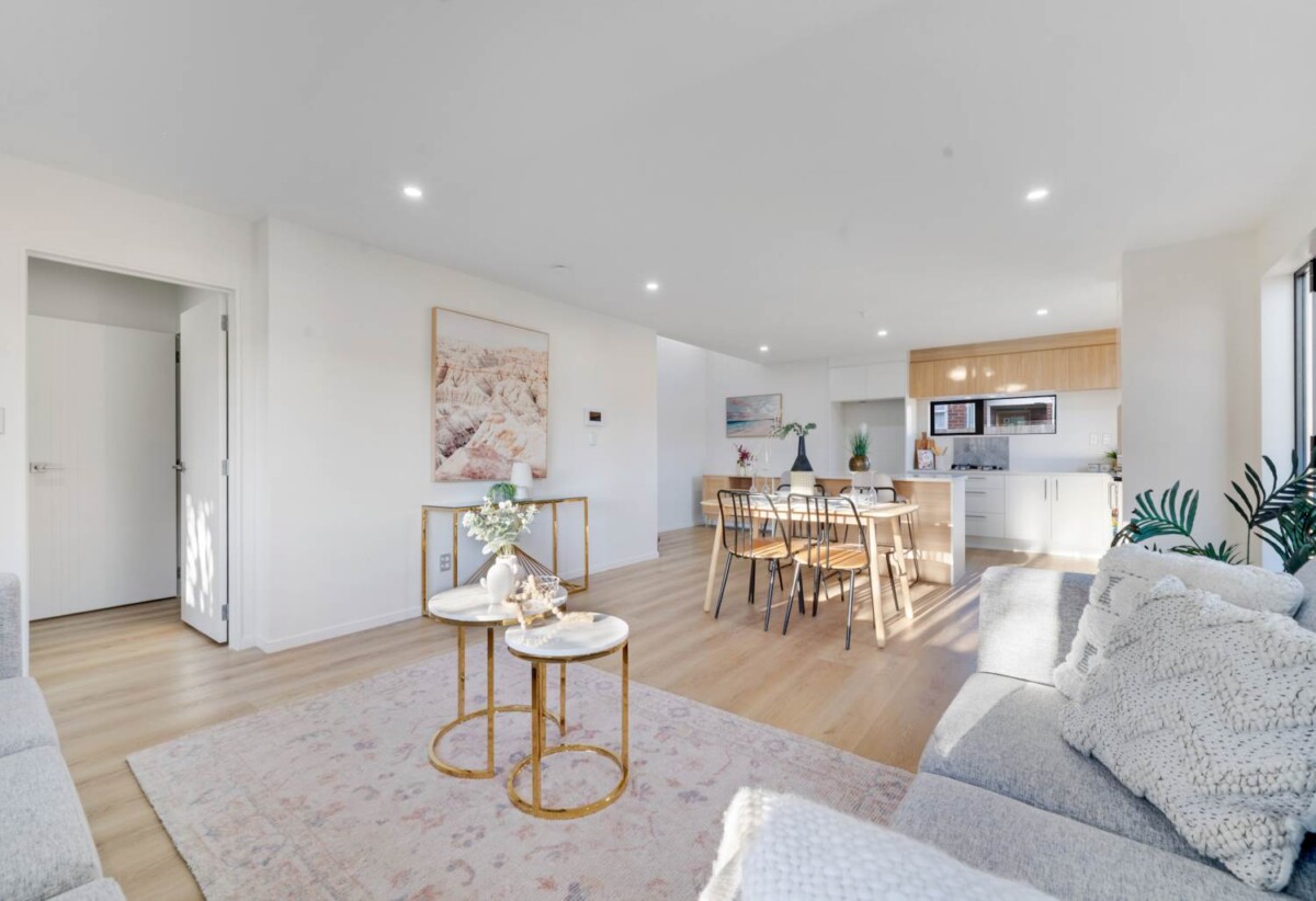 190m2 Brandnew standalone 5 beds 3.5 baths home with garage, 2 ensuites, 1 ensuite ground floor, close to schools, shopping centre, motorway access, Zoned for Kedgley Intermediate, Papatoetoe West School, and Aorere College, Lot 4/34 Ashlynne Avenue, Papatoetoe, Auckland