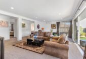 Brick and tile 4 beds 2 baths houe with double garage on 645m2 section, close to schools parks, shopping centres, zoned for Baverstock Oaks School, Mission Heights Junior College, and Ormiston Senior College, 11 Elwyn Close, Flat Bush, Auckland