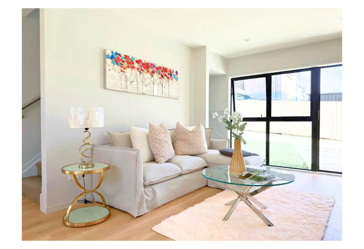 Brandnew 3 beds 2 baths home with garage on 140m2 section, close to schools, shops, beach, motorway access, 0.6 km to Mangere Bridge School, Lot 6, 25 Crawford Avenue, Mangere Bridge, Auckland