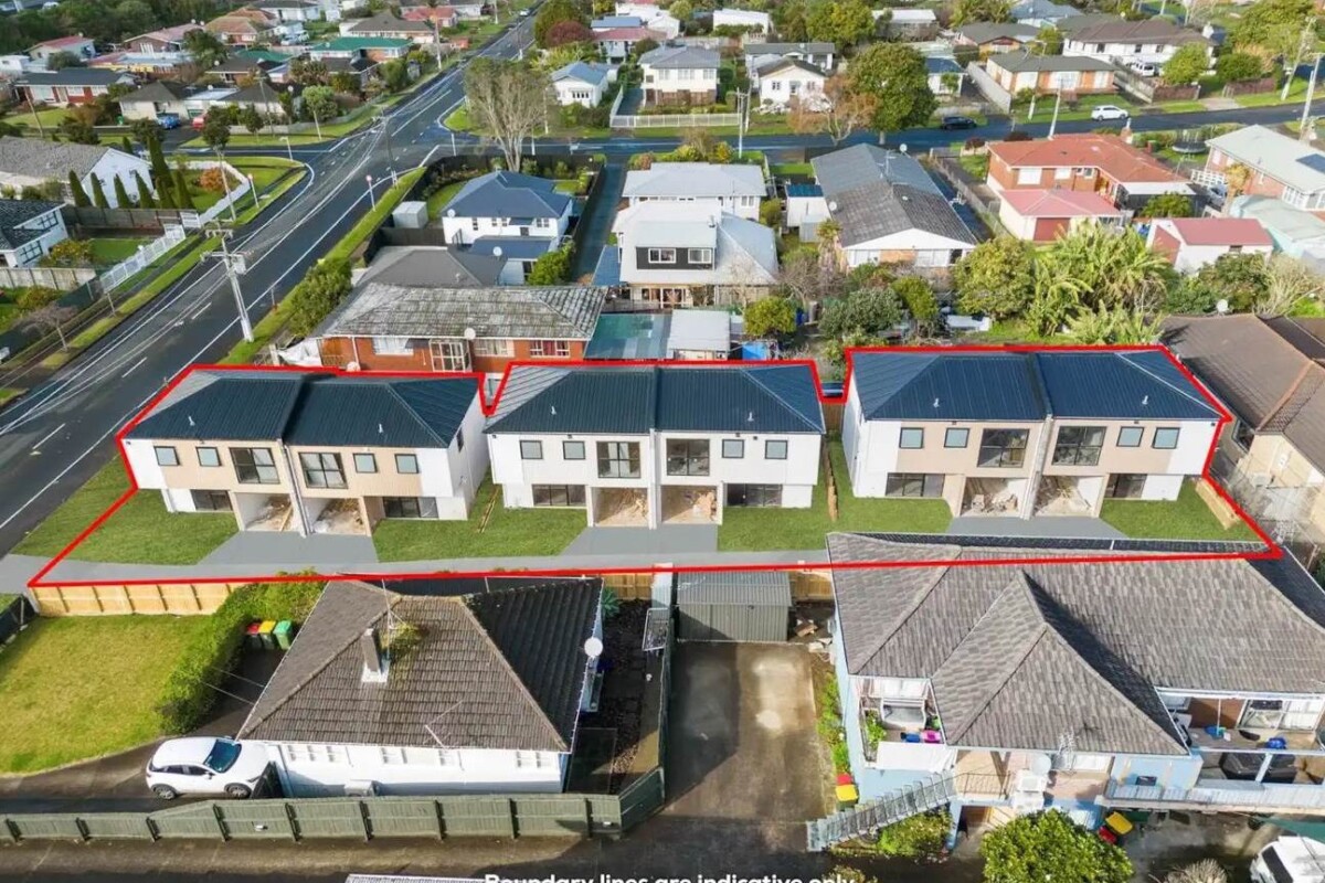 Brandnew 3 beds 2 baths home with garage on 130m2 section, close to schools, shops, beach, motorway access, 0.6 km to Mangere Bridge School, Lot 5, 25 Crawford Avenue, Mangere Bridge, Auckland