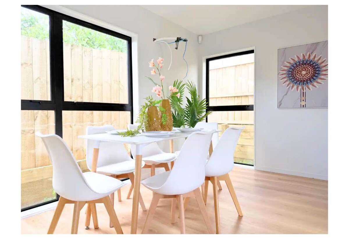 Brandnew 3 beds 2 baths home with garage on 130m2 section, close to schools, shops, beach, motorway access, 0.6 km to Mangere Bridge School, Lot 5, 25 Crawford Avenue, Mangere Bridge, Auckland