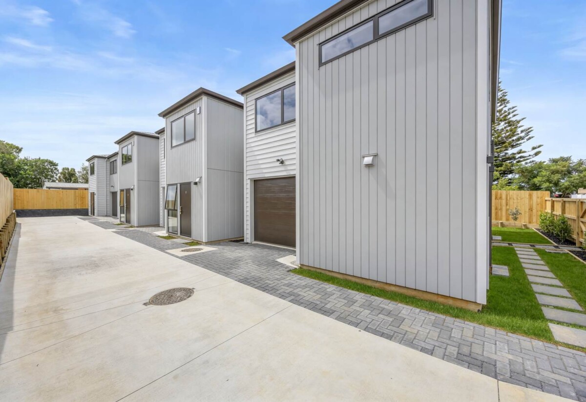 Must SELL, Brandnew standalone 3 beds 1.5 baths home with garage, close to schools, beach, supermarkets, shops, Lots 1-4/4 Bettina Place, Manurewa, Auckland