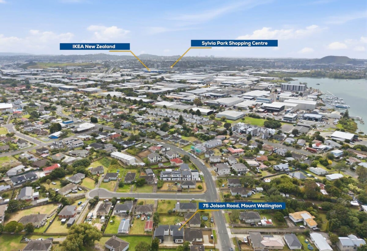 Affordable Standalone New 4 beds 3 baths home with garage, close to schools, shopping centre, waterfront park, motorway access, 0.6 km to Panama Road School, Lot 3/75 Jolson Road, Mt Wellington, Auckland