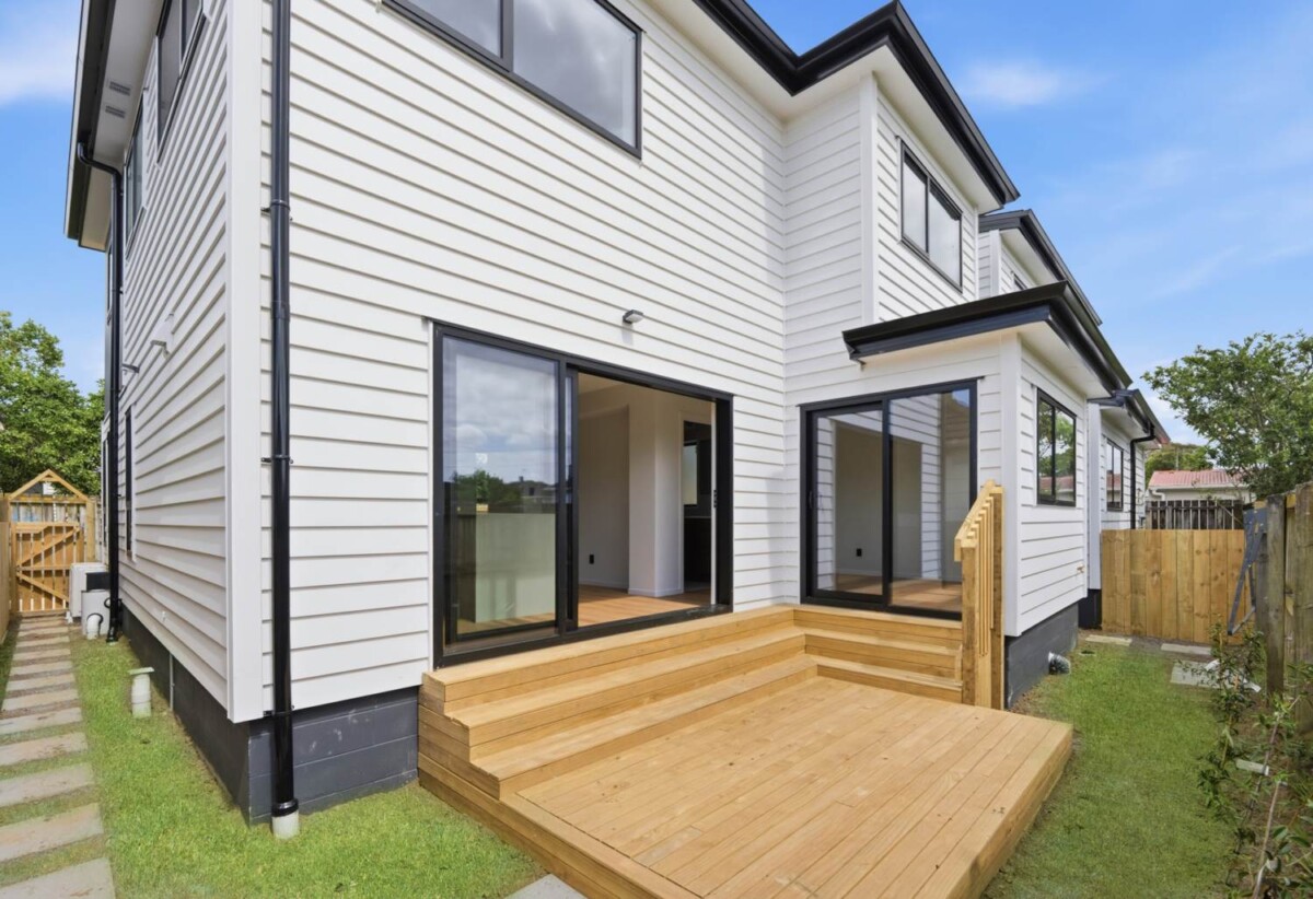 Affordable Standalone New 4 beds 3 baths home with garage, close to schools, shopping centre, waterfront park, motorway access, 0.6 km to Panama Road School, Lot 2/75 Jolson Road, Mt Wellington, Auckland