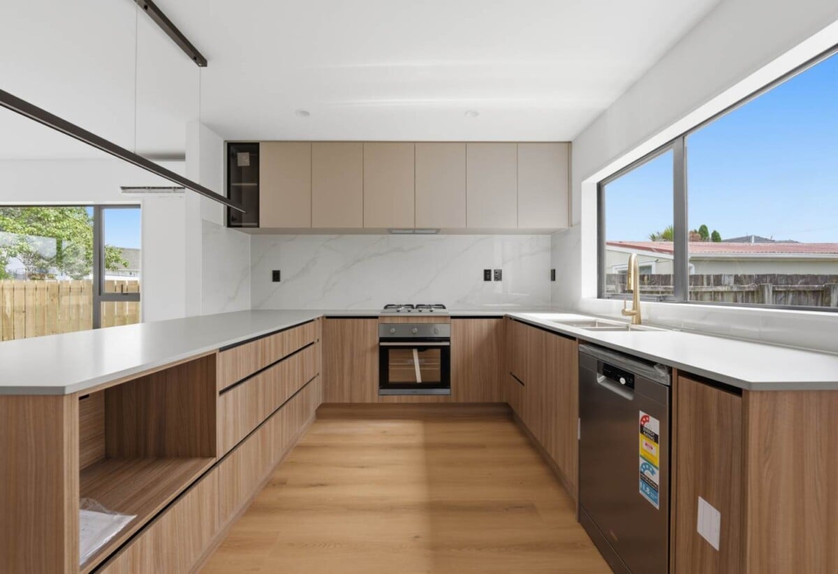 Affordable Standalone New 4 beds 3 baths home with garage, close to schools, shopping centre, waterfront park, motorway access, 0.6 km to Panama Road School, Lot 3/75 Jolson Road, Mt Wellington, Auckland