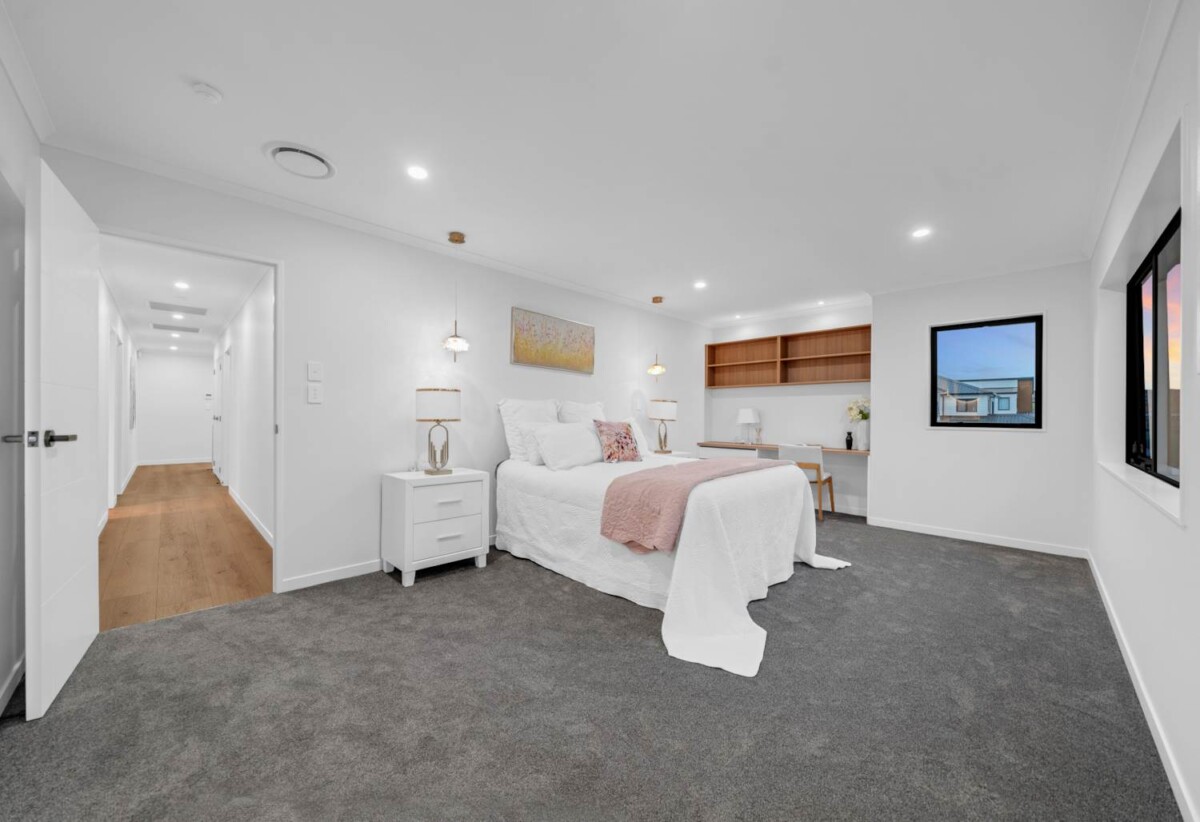 Brandnew 7 beds 5.5 baths house with 2 beds granny and double garage on 379m2 section, close to schools, waterfront walkaways, shops, 0.5 km to Mangapikopiko School, 64 Park Green Avenue, Karaka, Auckland