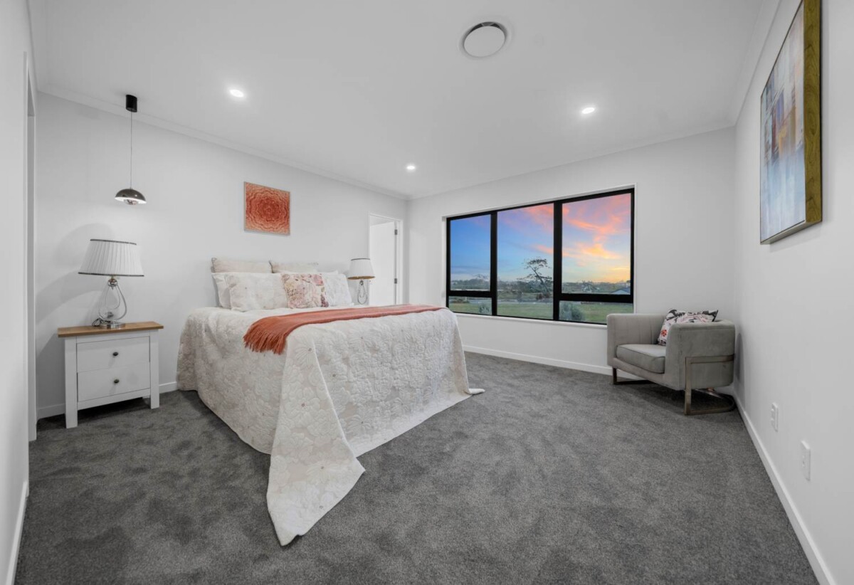 Brandnew 7 beds 5.5 baths house with 2 beds granny and double garage on 379m2 section, close to schools, waterfront walkaways, shops, 0.5 km to Mangapikopiko School, 64 Park Green Avenue, Karaka, Auckland