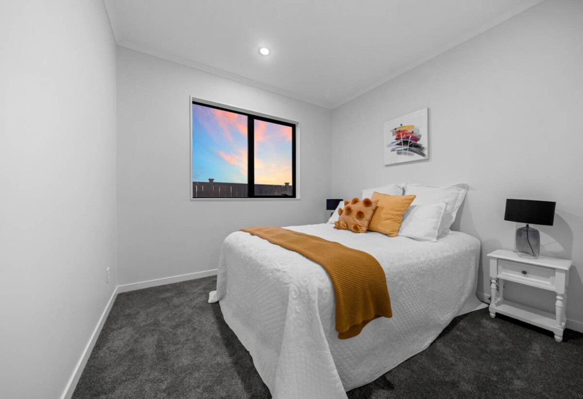 Brandnew 7 beds 5.5 baths house with 2 beds granny and double garage on 379m2 section, close to schools, waterfront walkaways, shops, 0.5 km to Mangapikopiko School, 64 Park Green Avenue, Karaka, Auckland