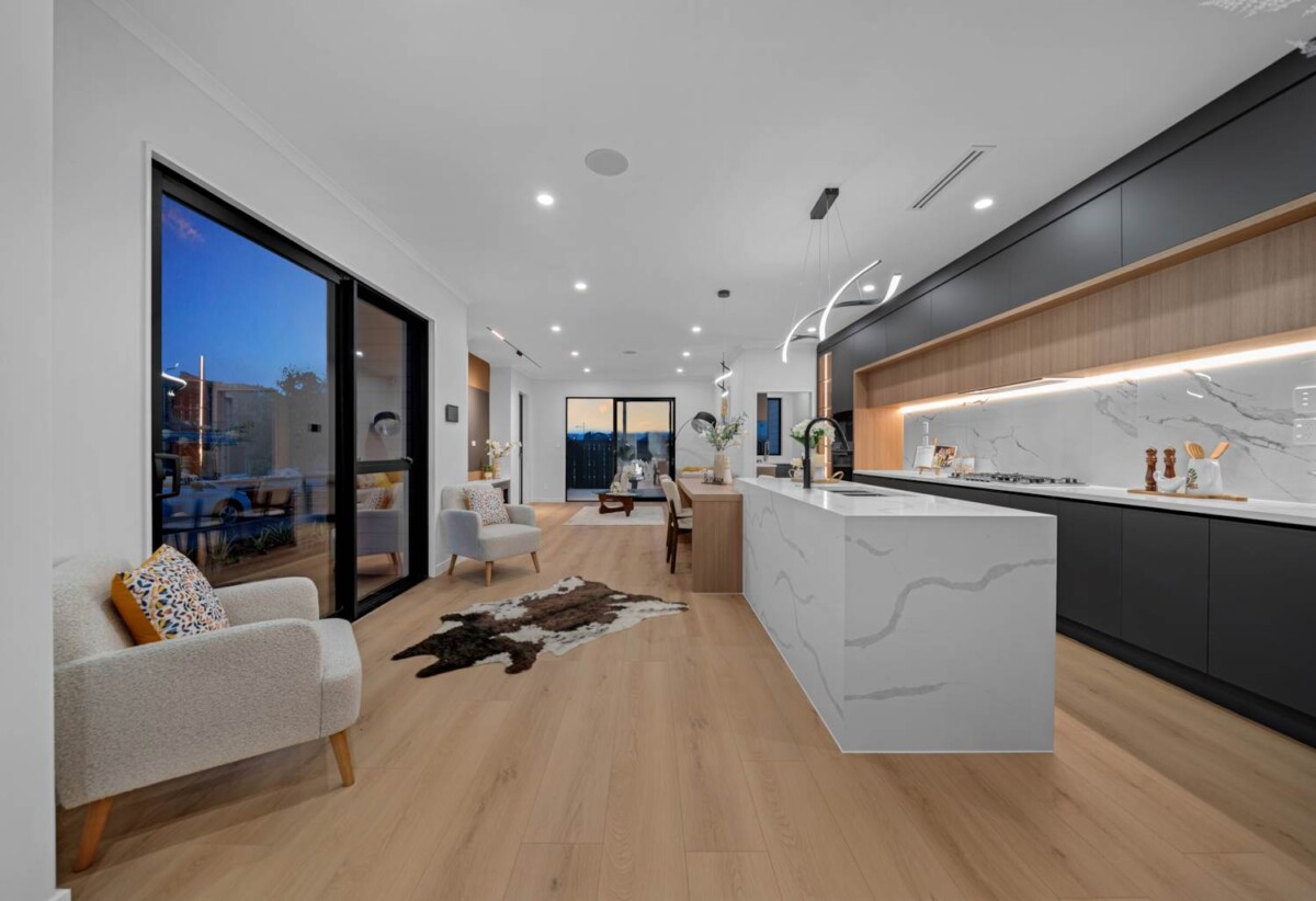 Brandnew 7 beds 5.5 baths house with 2 beds granny and double garage on 379m2 section, close to schools, waterfront walkaways, shops, 0.5 km to Mangapikopiko School, 64 Park Green Avenue, Karaka, Auckland