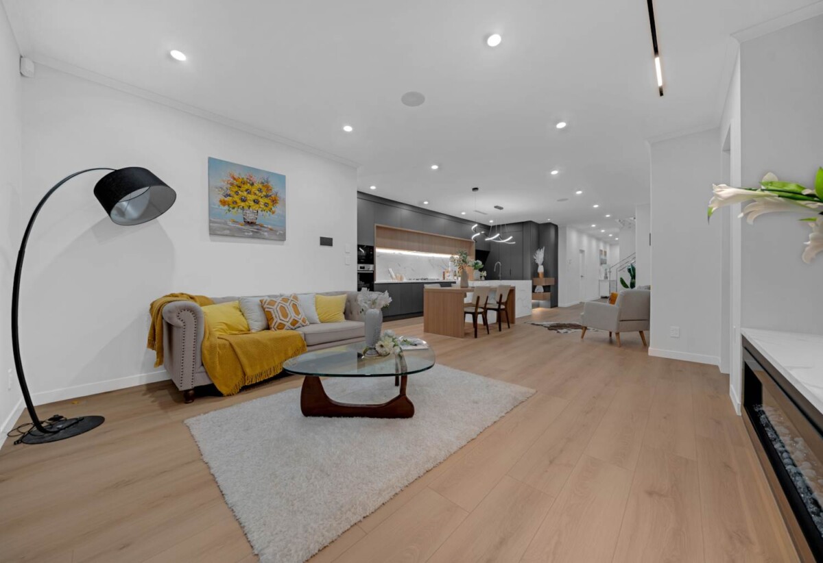 Brandnew 7 beds 5.5 baths house with 2 beds granny and double garage on 379m2 section, close to schools, waterfront walkaways, shops, 0.5 km to Mangapikopiko School, 64 Park Green Avenue, Karaka, Auckland