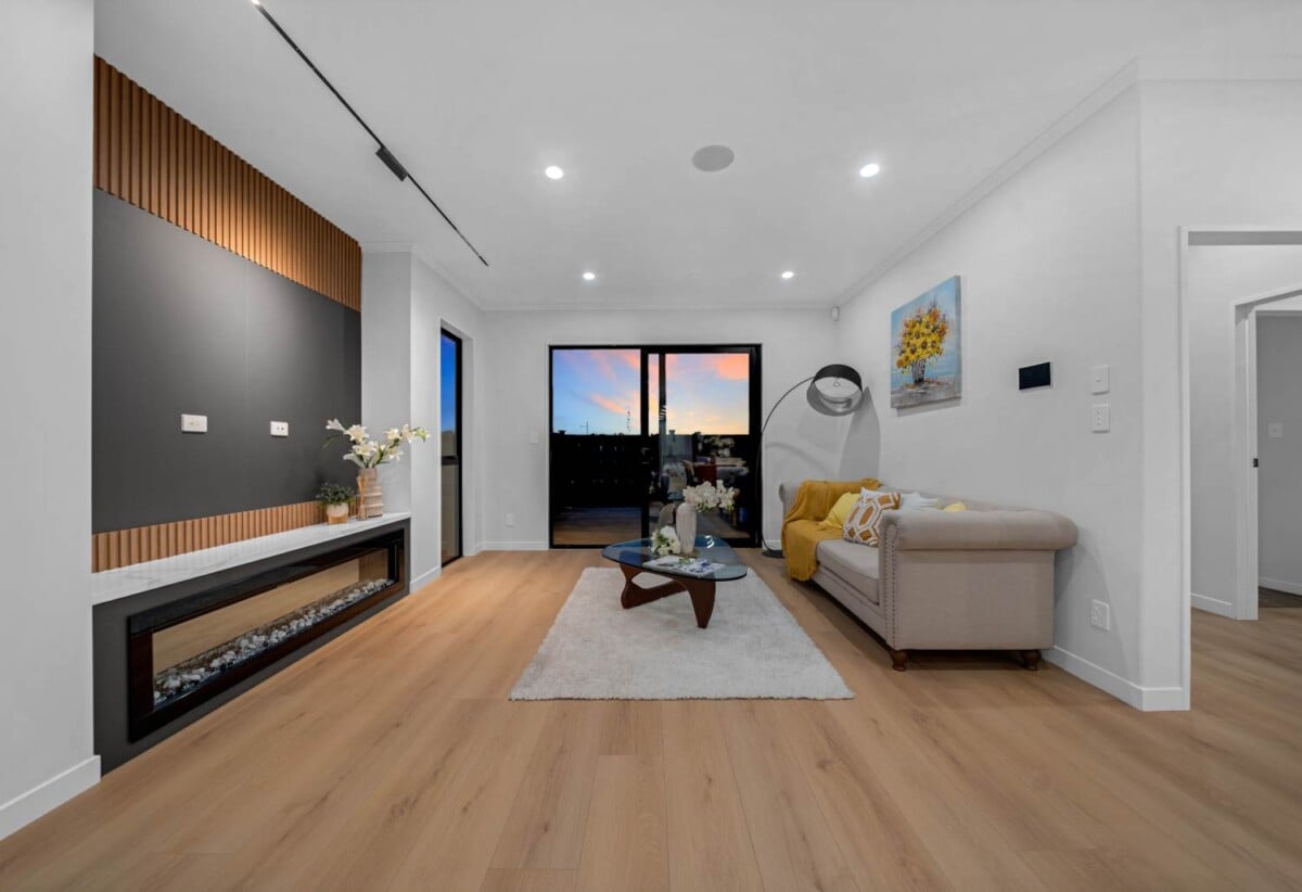 Brandnew 7 beds 5.5 baths house with 2 beds granny and double garage on 379m2 section, close to schools, waterfront walkaways, shops, 0.5 km to Mangapikopiko School, 64 Park Green Avenue, Karaka, Auckland