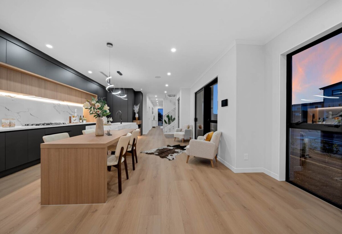 Brandnew 7 beds 5.5 baths house with 2 beds granny and double garage on 379m2 section, close to schools, waterfront walkaways, shops, 0.5 km to Mangapikopiko School, 64 Park Green Avenue, Karaka, Auckland