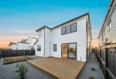 6 beds 5.5 baths house with 2 beds granny and double garage on 384m2 section, close to schools, waterfront walkaways, shops, 0.6 km to Mangapikopiko School, 66 Park Green Avenue, Karaka, Auckland