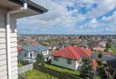 Motivated vendors, 200m2 Brick, Tile & Weatherboard 4 beds 2.5 baths house with double garage on 517m2 section, close to schools, Papakura Train Station, Papakura Village and motorway access, 24 Kereru Rise, Papakura, Auckland