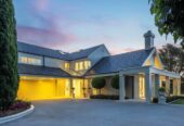 410m2 Luxury 4 beds 3 baths house on 1892m2 land across two separate titles, enjoy tennis, swimming, putting practice, or simply unwinding in complete seclusion, close to beach, school, shops, 1.1 km to Takapuna School, 286 Hurstmere Road, Takapuna, Auckland