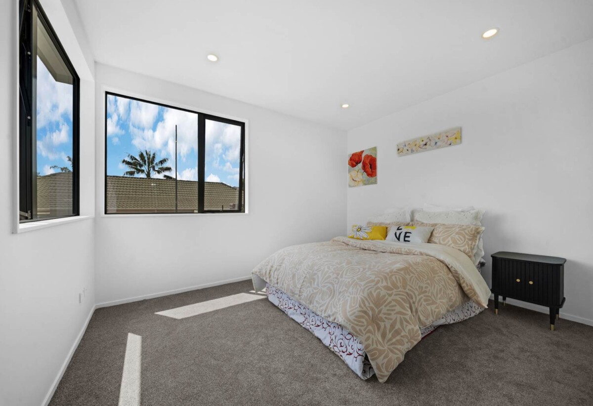 Macleans College zone, Brick and James Hardie exterior, Brandnew standalone 4 beds 3 baths home with garage, 2 ensuites, Underfloor heating in upstairs rooms, 3 heat pumps, 0.5 km to Bucklands Beach Intermediate, 0.6 km to Pigeon Mountain School, 0.7 km to Macleans College, Lots 1-4/3 Jillteresa Crescent, Half Moon Bay, Auckland