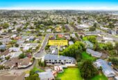 10-year master warranty, Brandnew 3 beds 2 baths home with garage, close to schools, Lincoln Shopping Centre, local shops, Pak’nSave, Woolworths, and Mitre 10. WestCity Shopping Centre and the award-winning West Wave Pool and Leisure Centre, motorway access, Lot 5/10 Powell Place, Henderson, Auckland