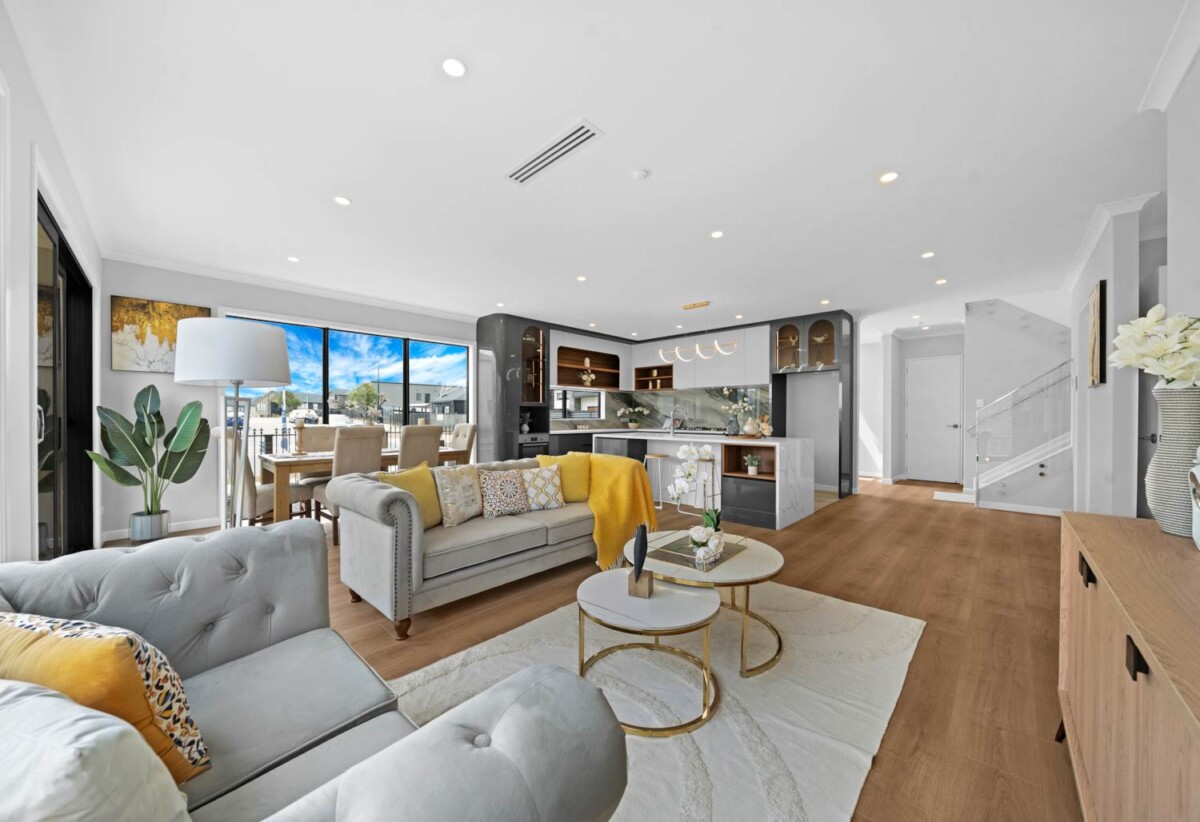 Ormiston school zone, 7 beds 5.5 baths house with 2 beds granny, double garage and workshop on 358m2 section, close to schools, parks, shopping centres, 76 Koromeke Street, Flat Bush, Auckland