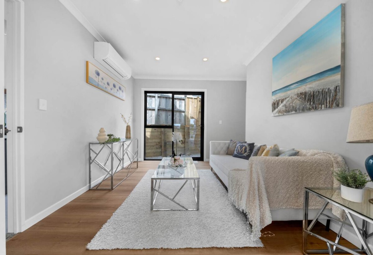 Ormiston school zone, 7 beds 5.5 baths house with 2 beds granny, double garage and workshop on 358m2 section, close to schools, parks, shopping centres, 76 Koromeke Street, Flat Bush, Auckland