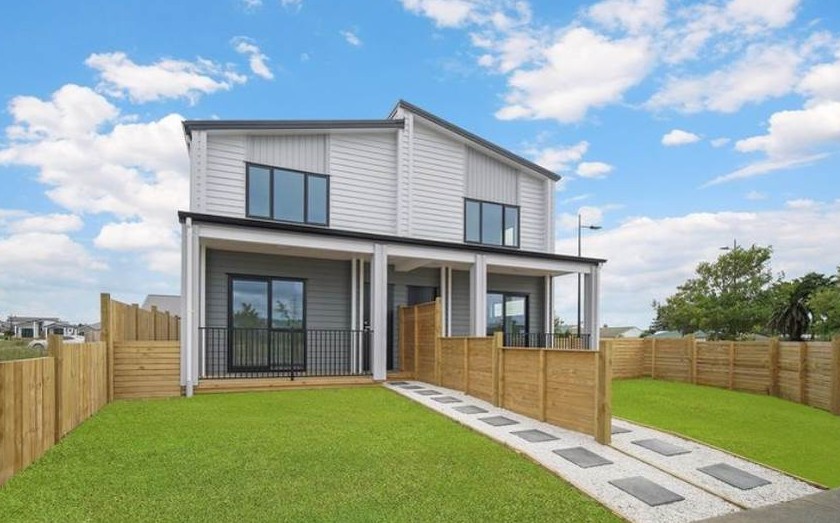 148m2 Brandnew freehold 4 beds 3 baths home with 2 car parks on 282m2 section, 1 bed ensuite ground floor, reserves, walkways, and local amenities right on your doorstep, easy motorway access, 2 Kaapehu Street, Karaka, Auckland