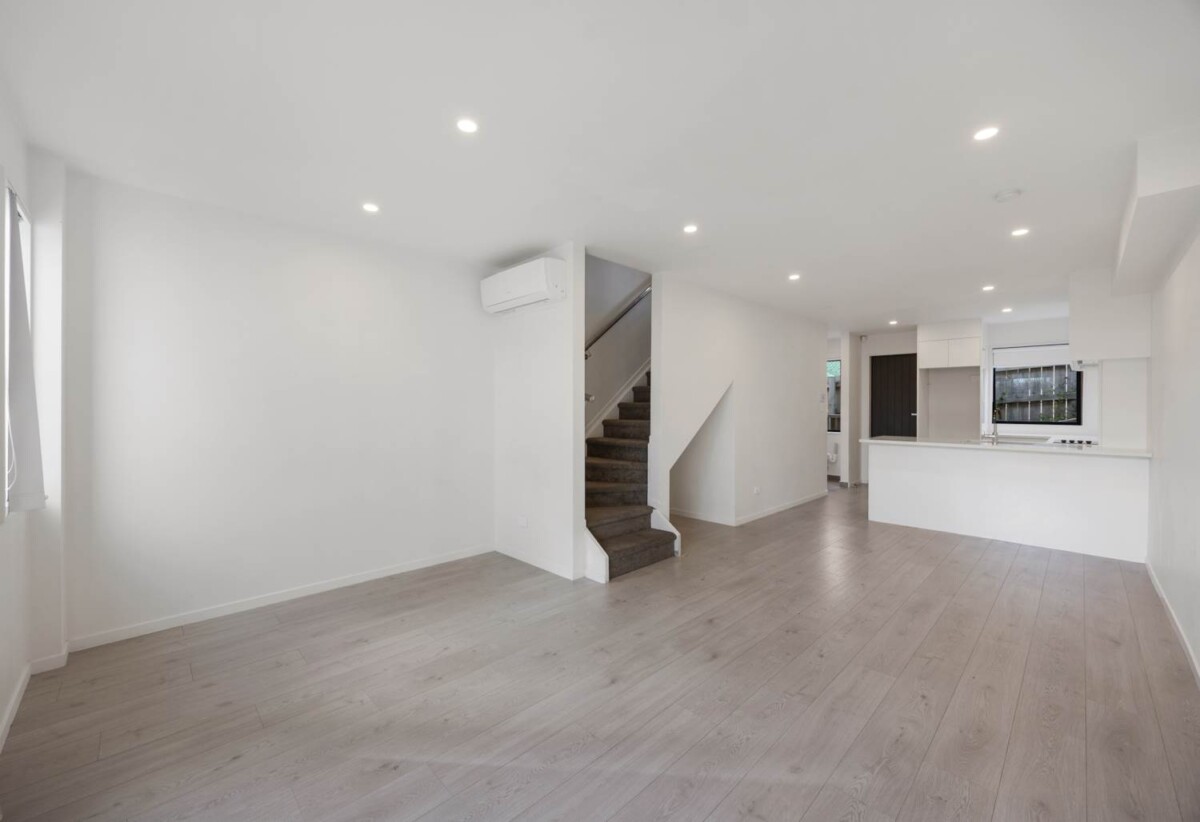 79m2 2 beds 1.5 baths home with backyard and car park, minutes to motorway access, Westgate Shopping Centre, NorthWest Mall and key amenities, schools, 0.5 km to Lincoln Heights School, 1.2 km to Massey High School, 5/98 Lincoln Park Avenue, Massey, Auckland