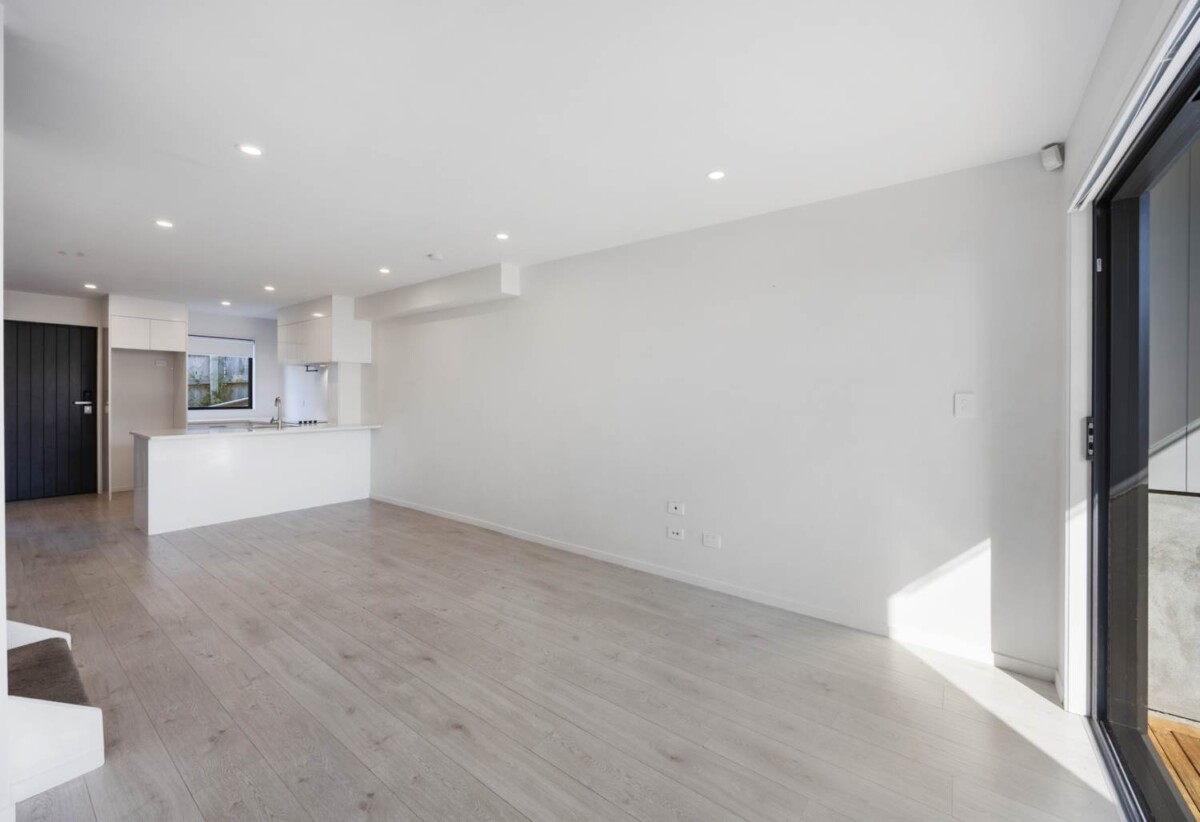 79m2 2 beds 1.5 baths home with backyard and car park, minutes to motorway access, Westgate Shopping Centre, NorthWest Mall and key amenities, schools, 0.5 km to Lincoln Heights School, 1.2 km to Massey High School, 5/98 Lincoln Park Avenue, Massey, Auckland