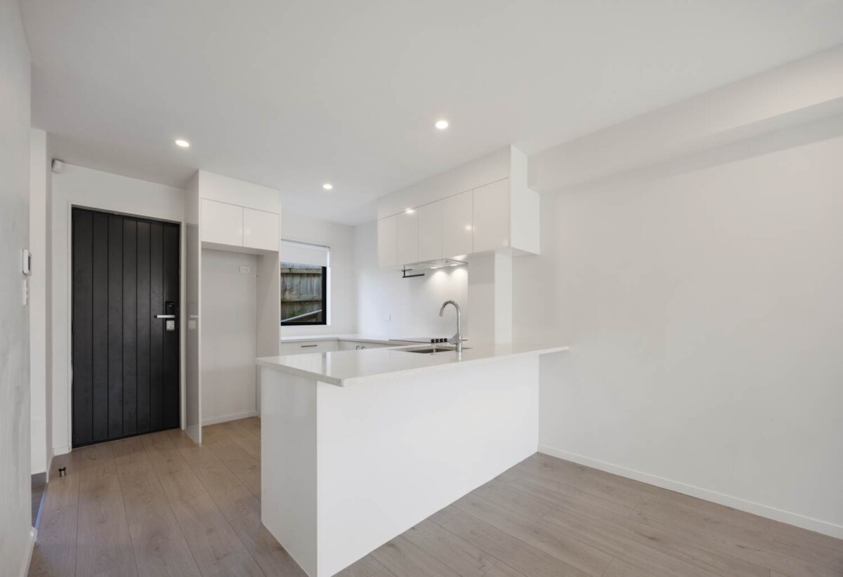 79m2 2 beds 1.5 baths home with backyard and car park, minutes to motorway access, Westgate Shopping Centre, NorthWest Mall and key amenities, schools, 0.5 km to Lincoln Heights School, 1.2 km to Massey High School, 5/98 Lincoln Park Avenue, Massey, Auckland