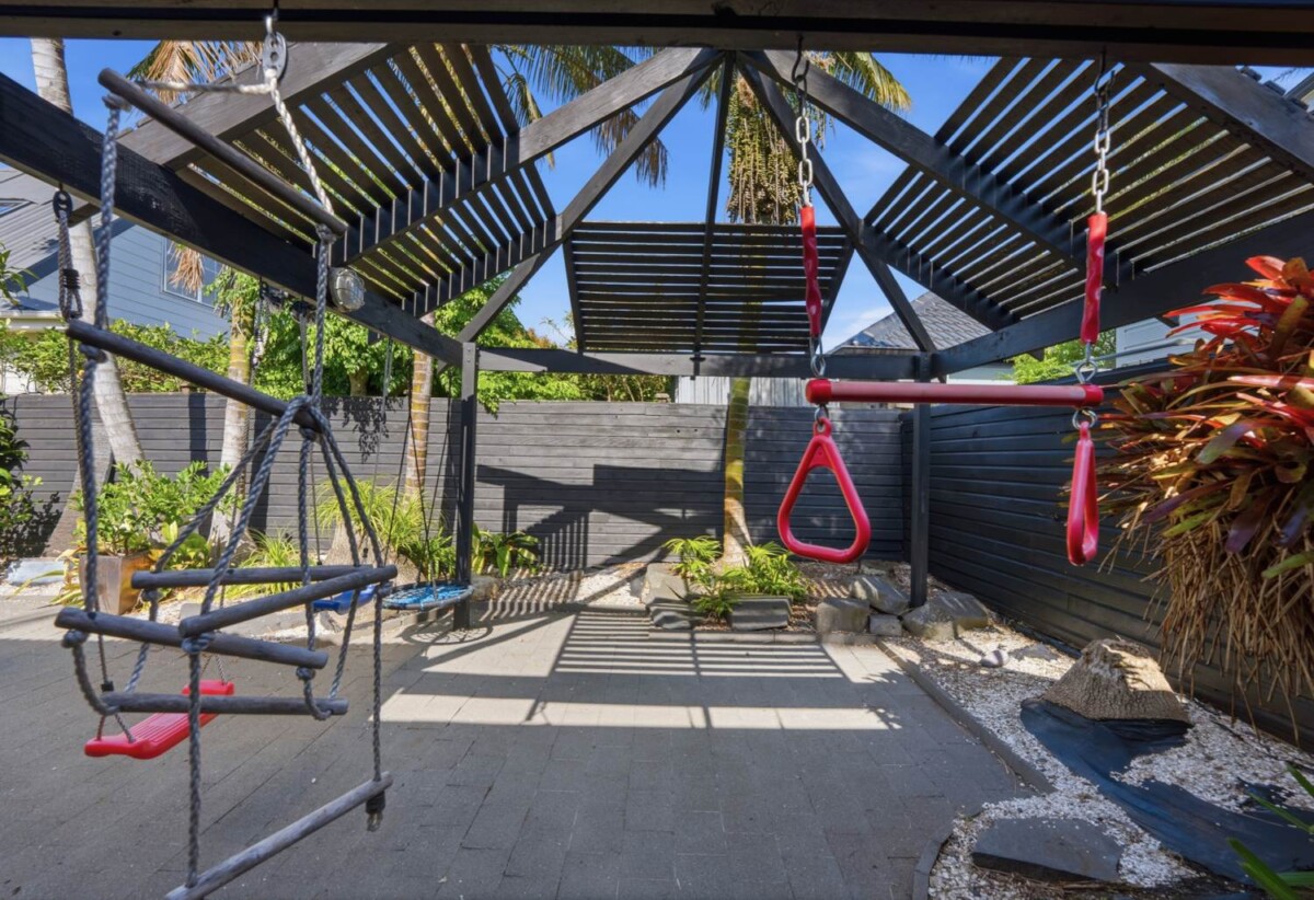 Macleans College zone, 4 beds 3 baths house with double garage and private swimming pool, close to schools, beach parks, golf club, 1.3 km to Macleans College and Bucklands Beach Intermediate, 22A Eastern Beach Road, Eastern Beach, Auckland