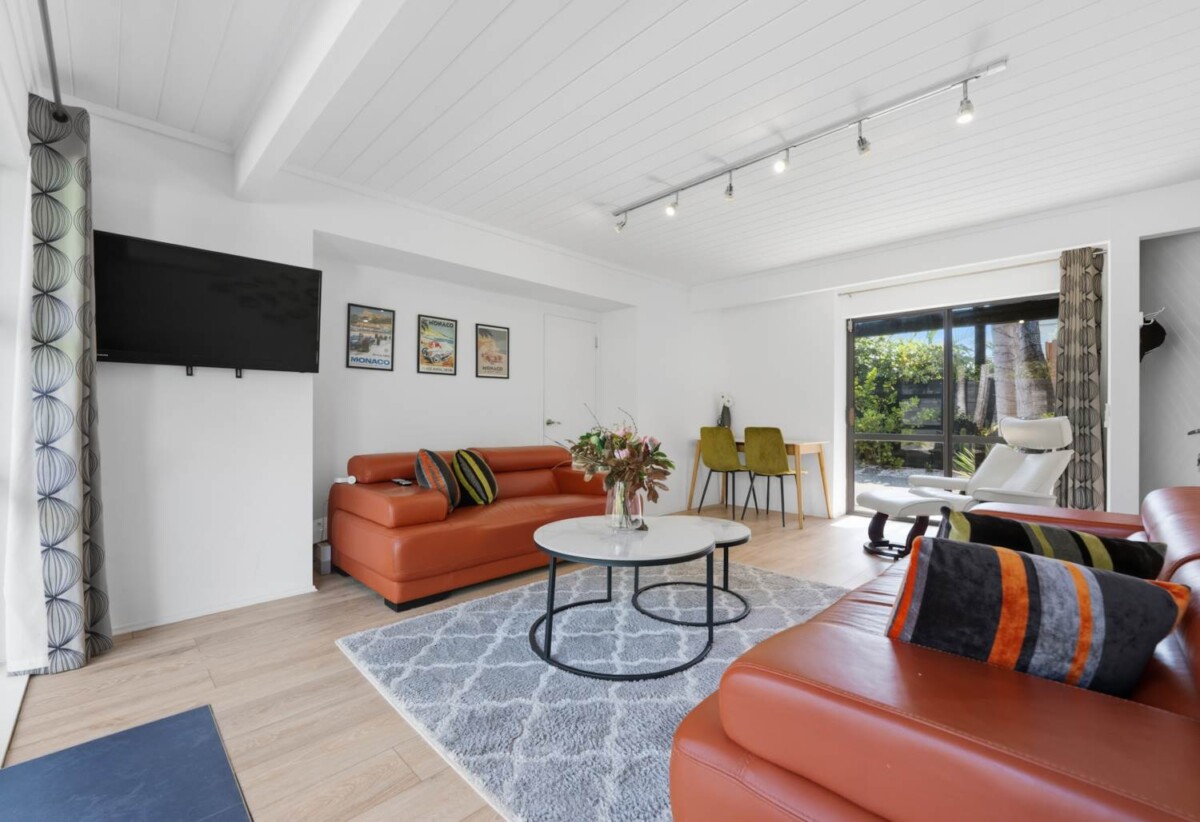 Macleans College zone, 4 beds 3 baths house with double garage and private swimming pool, close to schools, beach parks, golf club, 1.3 km to Macleans College and Bucklands Beach Intermediate, 22A Eastern Beach Road, Eastern Beach, Auckland