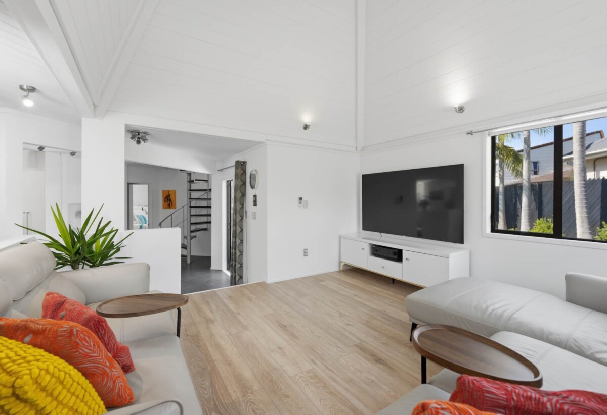 Macleans College zone, 4 beds 3 baths house with double garage and private swimming pool, close to schools, beach parks, golf club, 1.3 km to Macleans College and Bucklands Beach Intermediate, 22A Eastern Beach Road, Eastern Beach, Auckland