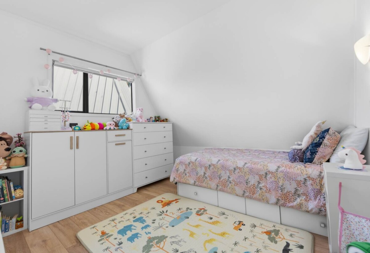 Macleans College zone, 4 beds 3 baths house with double garage and private swimming pool, close to schools, beach parks, golf club, 1.3 km to Macleans College and Bucklands Beach Intermediate, 22A Eastern Beach Road, Eastern Beach, Auckland
