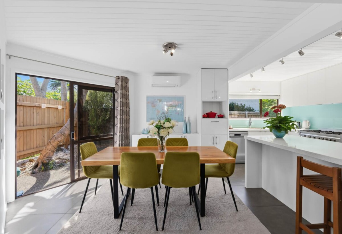 Macleans College zone, 4 beds 3 baths house with double garage and private swimming pool, close to schools, beach parks, golf club, 1.3 km to Macleans College and Bucklands Beach Intermediate, 22A Eastern Beach Road, Eastern Beach, Auckland