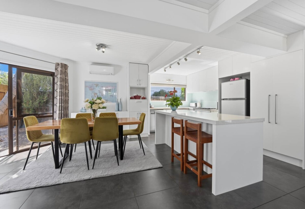 Macleans College zone, 4 beds 3 baths house with double garage and private swimming pool, close to schools, beach parks, golf club, 1.3 km to Macleans College and Bucklands Beach Intermediate, 22A Eastern Beach Road, Eastern Beach, Auckland