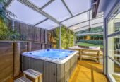 Rangitoto College zone, 5 beds 3 baths house with sea views, double garage on 562m2 section, close to schools, shops, beach, 0.2 km to Browns Bay School, 15a Korotaha Terrace, Rothesay Bay, Auckland