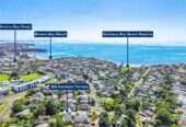 Rangitoto College zone, 5 beds 3 baths house with sea views, double garage on 562m2 section, close to schools, shops, beach, 0.2 km to Browns Bay School, 15a Korotaha Terrace, Rothesay Bay, Auckland