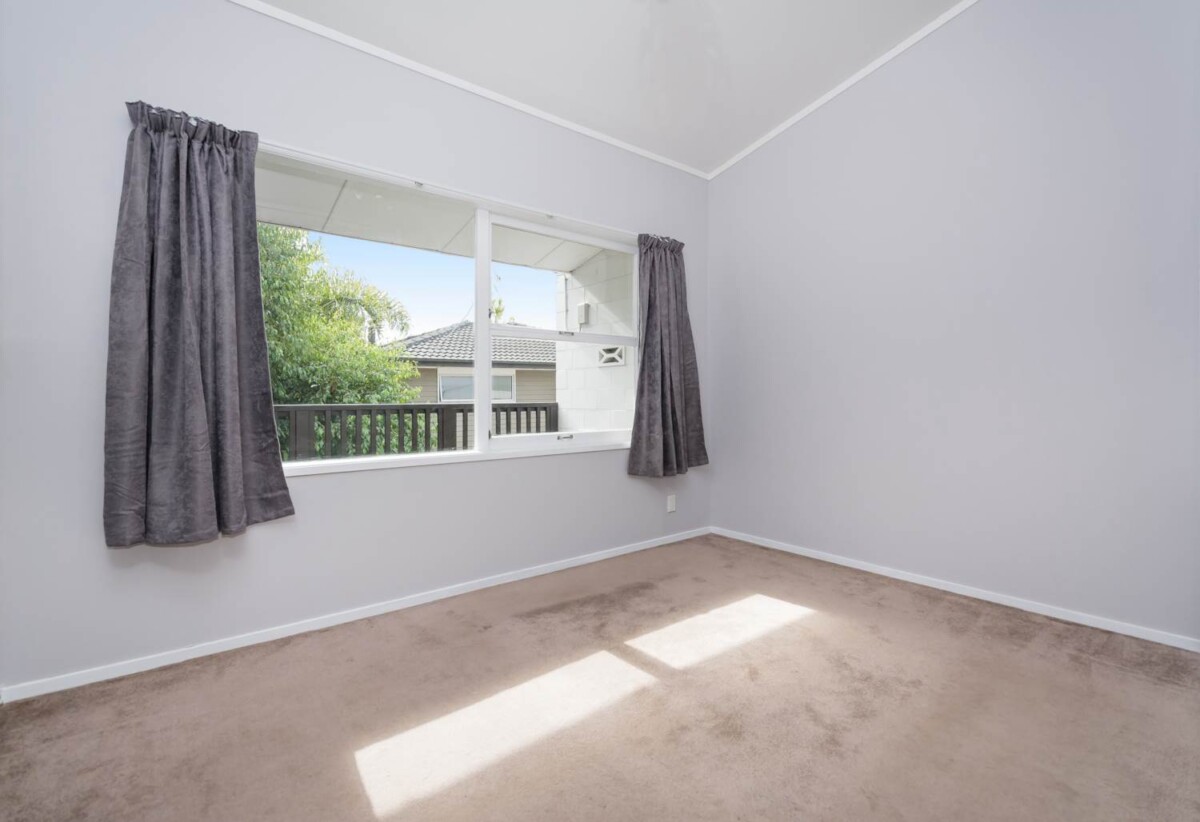 Rangi Zone, 4 beds 2 baths with carport. Currently tenanted for $750 per week, 0.7 km to Browns Bay School, 1.8 km to Rangitoto College, 2/43 Arran Road, Browns Bay, Auckland