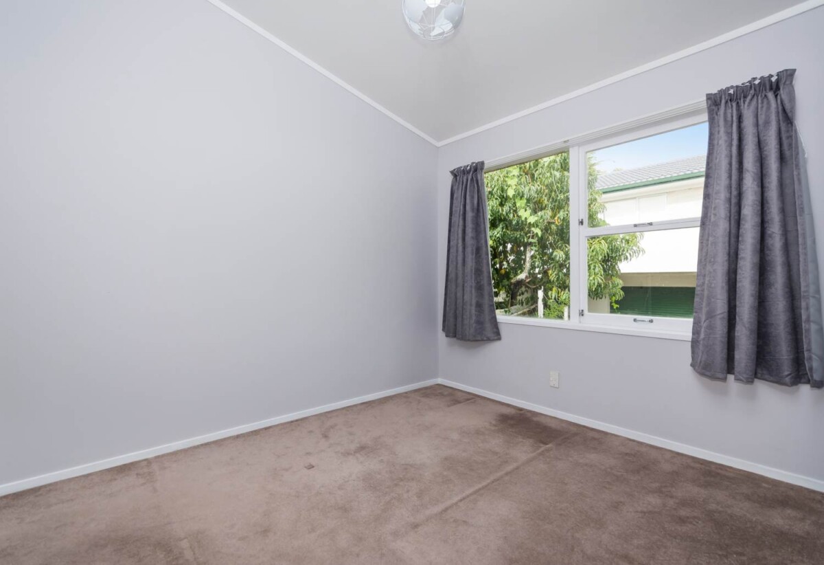 Rangi Zone, 4 beds 2 baths with carport. Currently tenanted for $750 per week, 0.7 km to Browns Bay School, 1.8 km to Rangitoto College, 2/43 Arran Road, Browns Bay, Auckland