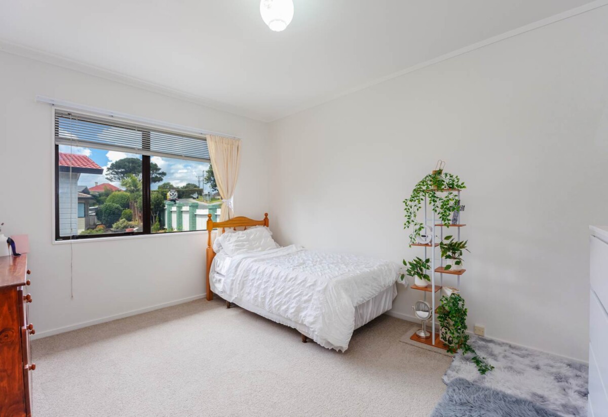 Building Report available., Renovated 3 beds 2 baths house with double garage, walks to shops, schools, 0.6 km to Northcote Intermediate School and Willow Park School, 9 Eban Avenue, Hillcrest, Auckland