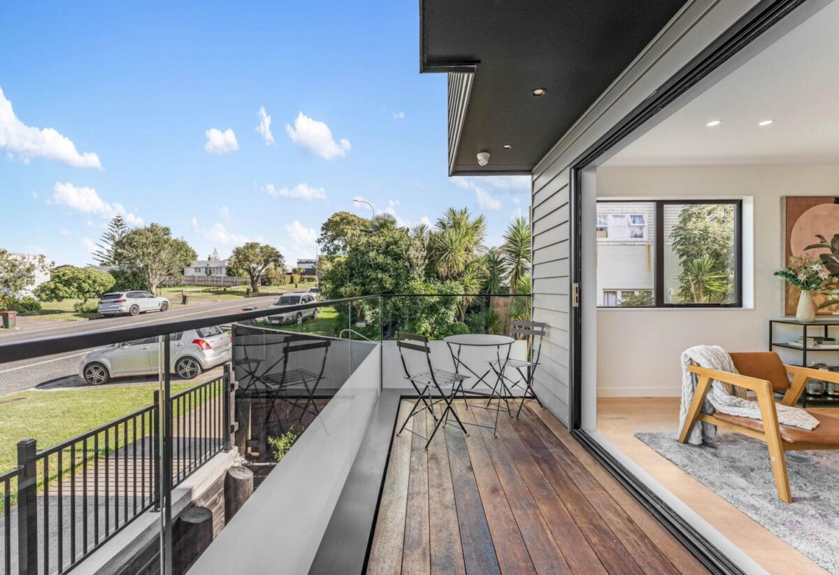 Master Build Guarantee, Brandnew 4 beds 3.5 baths home with garage, Air conditioning installed in every bedroom , close to schools, shopping centre, beach, 0.8 km to Orakei School, 40B Kupe Street, Orakei, Auckland