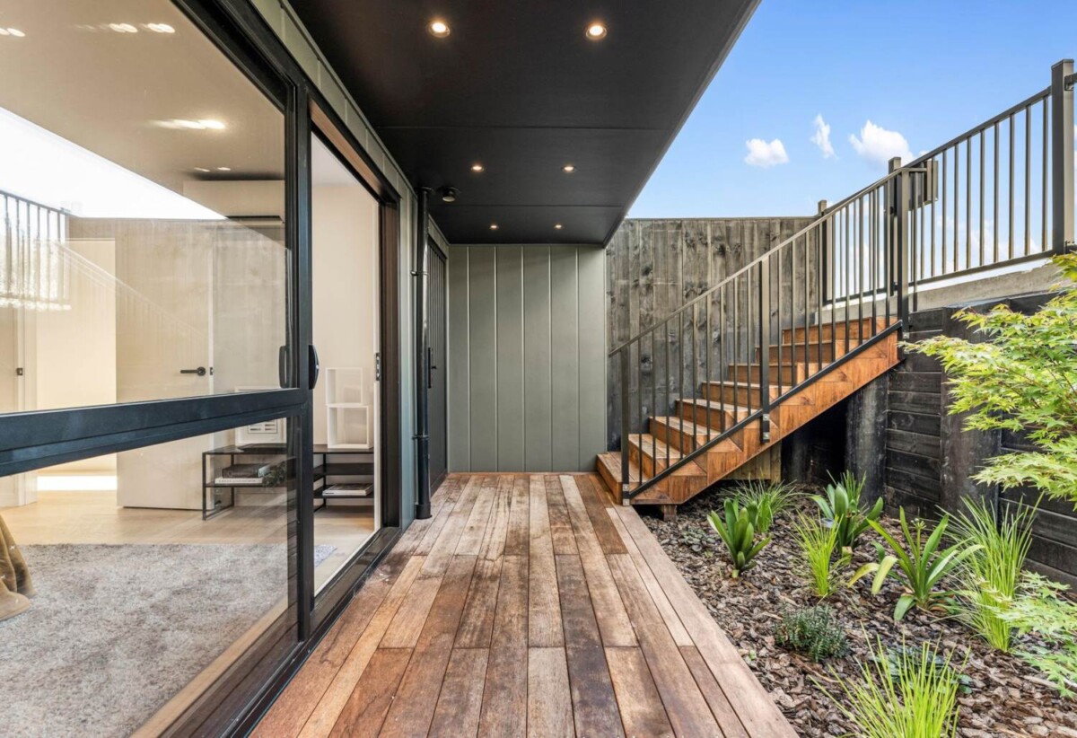 Master Build Guarantee, Brandnew 4 beds 3.5 baths home with garage, Air conditioning installed in every bedroom , close to schools, shopping centre, beach, 0.8 km to Orakei School, 40B Kupe Street, Orakei, Auckland