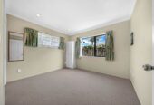 Brick and tile 4 beds 2 baths house with double garage on 469m2 section, Walking distance to Hunters Plaza, l, close to schools, mtorway access, zoned for Papatoetoe High School, Papatoetoe Intermediate, and Papatoetoe West School, 204A Shirley Road, Papatoetoe, Auckland