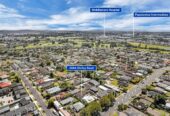 Brick and tile 4 beds 2 baths house with double garage on 469m2 section, Walking distance to Hunters Plaza, l, close to schools, mtorway access, zoned for Papatoetoe High School, Papatoetoe Intermediate, and Papatoetoe West School, 204A Shirley Road, Papatoetoe, Auckland