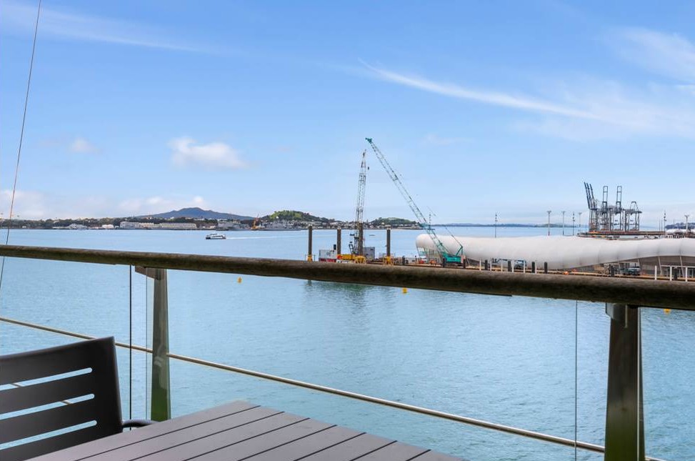 Auckland Girls’ Grammar School zone, 51m2 1 bed 1 bath apartment, 2.1 km to Auckland Girls’ Grammar School, 15/139 Quay Street, City Centre, Auckland