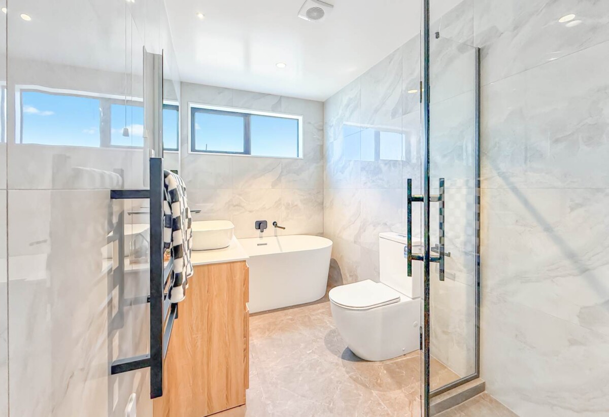 260m² Brandnew 5 beds 3.5 baths house with double garage on 448m2 section and views, Dual Kitchens, Close to schools, parks/coastal walks, shops, 8 Mara Waina Place, Swanson, Auckland