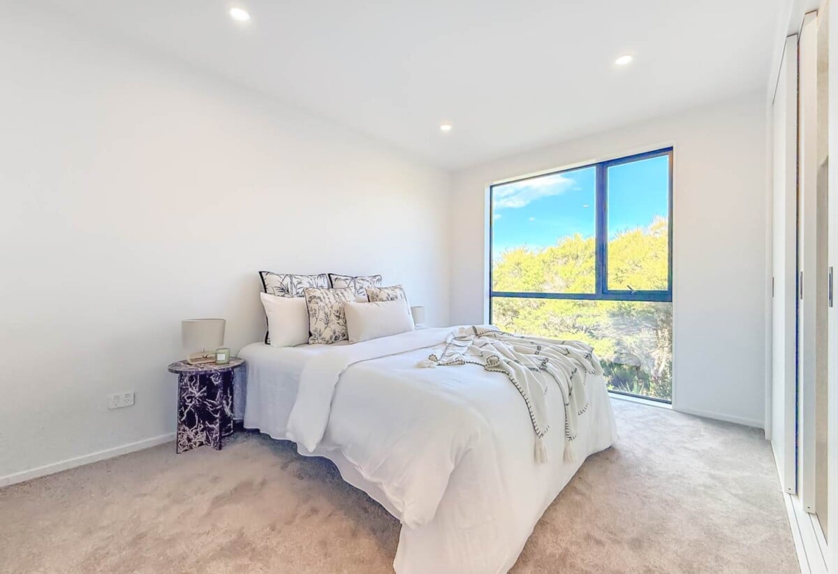 260m² Brandnew 5 beds 3.5 baths house with double garage on 448m2 section and views, Dual Kitchens, Close to schools, parks/coastal walks, shops, 8 Mara Waina Place, Swanson, Auckland