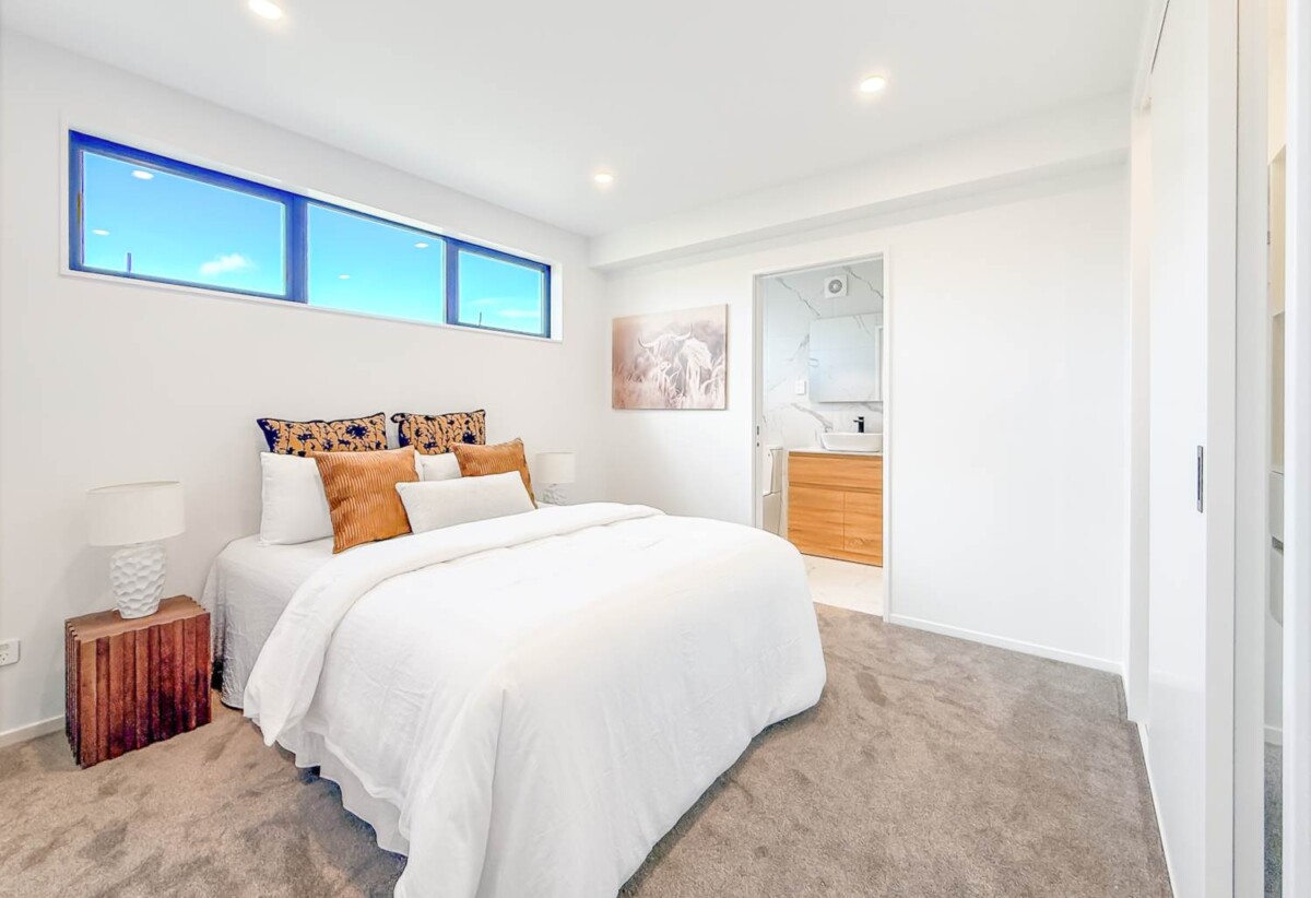 260m² Brandnew 5 beds 3.5 baths house with double garage on 448m2 section and views, Dual Kitchens, Close to schools, parks/coastal walks, shops, 8 Mara Waina Place, Swanson, Auckland