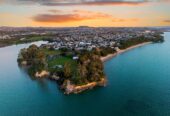 Renovated 3 beds 2 baths house with sea views, Prime Beach-End Location – Steps from the sand, local cafes, Point Chevalier School, parks, and sports facilities, 0.7 km to Pt Chevalier School, 10 Joan Street, Pt Chevalier, Auckland